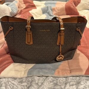 Micheal Kors tote bag